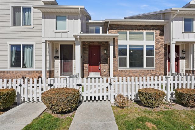 1041 W PAINTED HORSE LN, Bluffdale, UT 84065