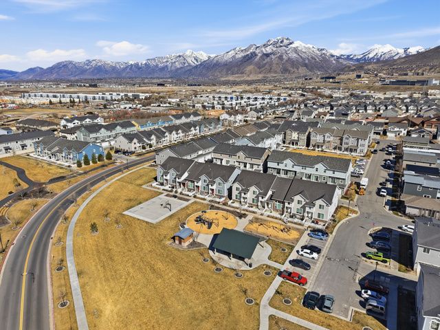 1041 W PAINTED HORSE LN, Bluffdale, UT 84065