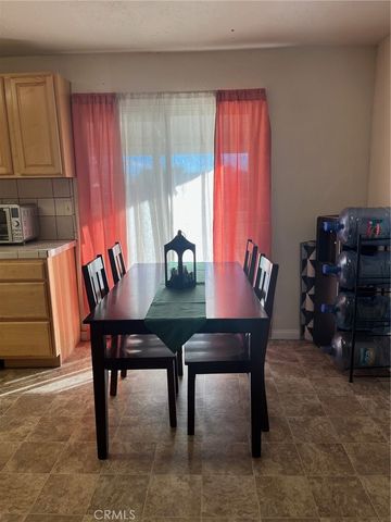 14585 Mauna Loa, Hesperia, CA 92345