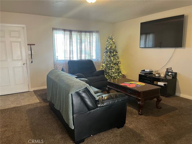 14585 Mauna Loa, Hesperia, CA 92345