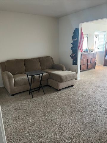 14585 Mauna Loa, Hesperia, CA 92345