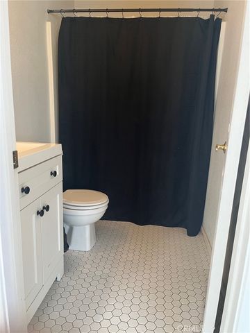 14585 Mauna Loa, Hesperia, CA 92345