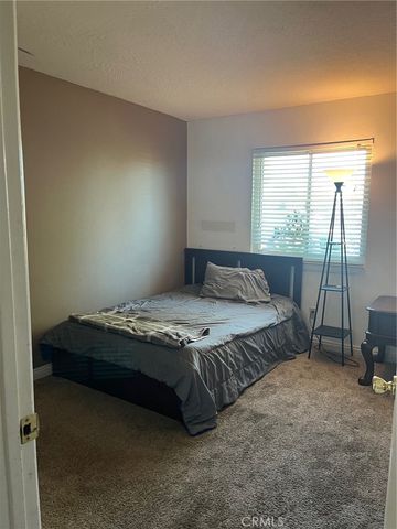 14585 Mauna Loa, Hesperia, CA 92345