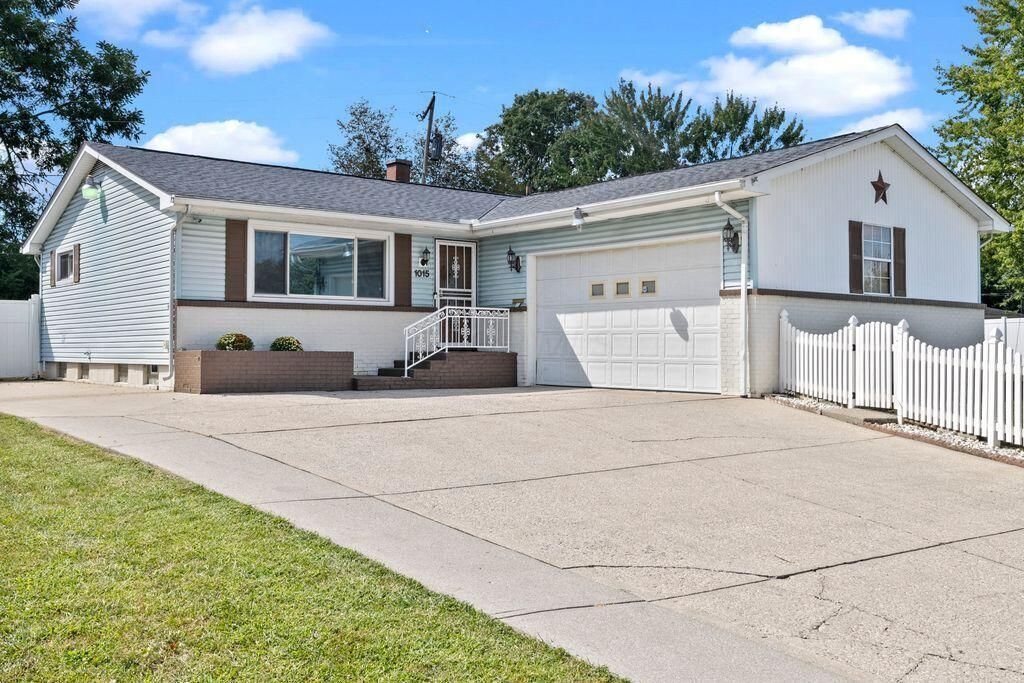 1015 Hodges Drive, Columbus, OH 43204