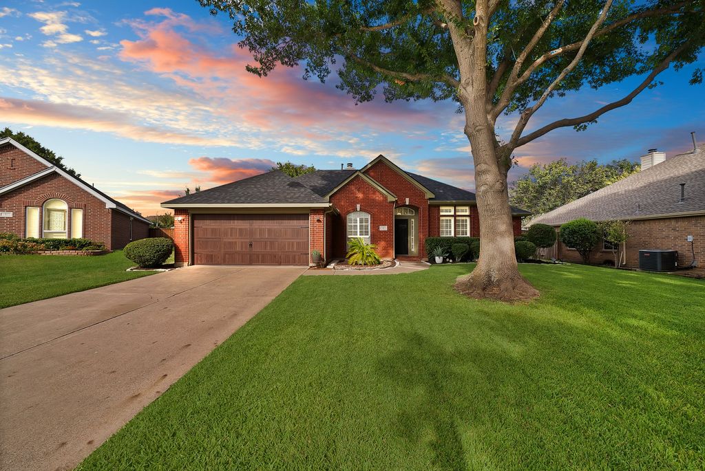 4 Dobree Court, Mansfield, TX 76063 — exterior