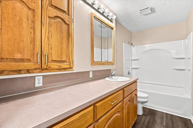 110 ROBIN Road, Council Bluffs, IA 51503