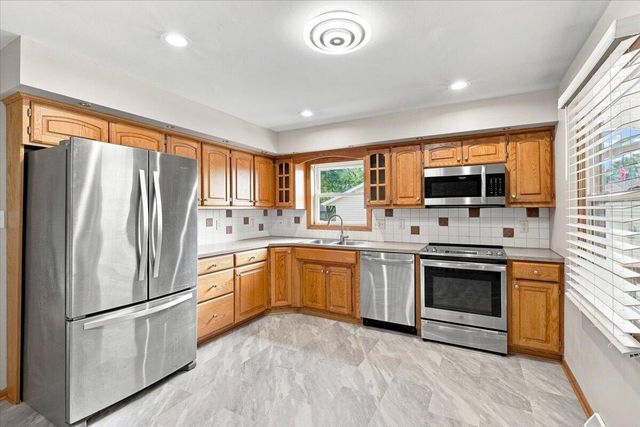 110 ROBIN Road, Council Bluffs, IA 51503