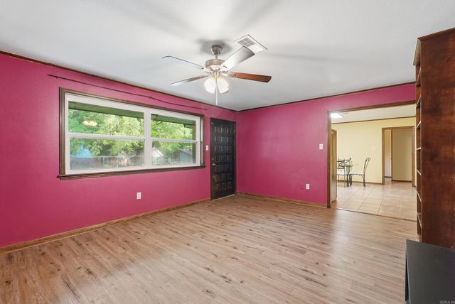 1312 Sunset Dr, Conway, AR 72034