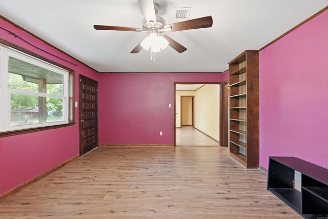 1312 Sunset Dr, Conway, AR 72034