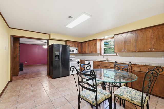 1312 Sunset Dr, Conway, AR 72034