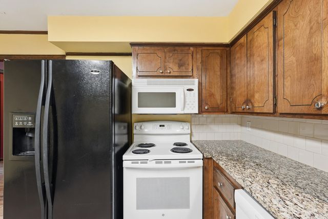 1312 Sunset Dr, Conway, AR 72034