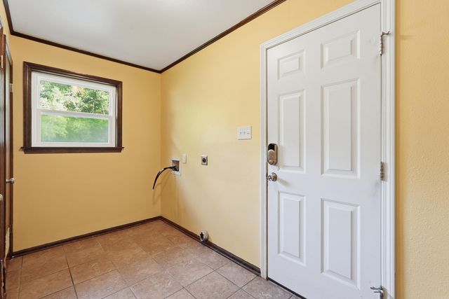1312 Sunset Dr, Conway, AR 72034