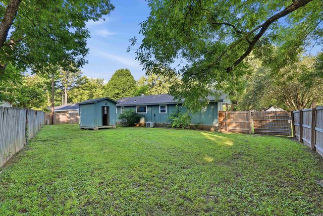 1312 Sunset Dr, Conway, AR 72034