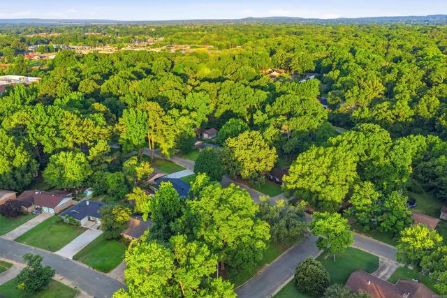 1312 Sunset Dr, Conway, AR 72034