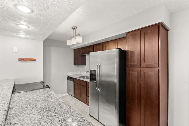 10055 Independence Drive 9B, North Royalton, OH 44133