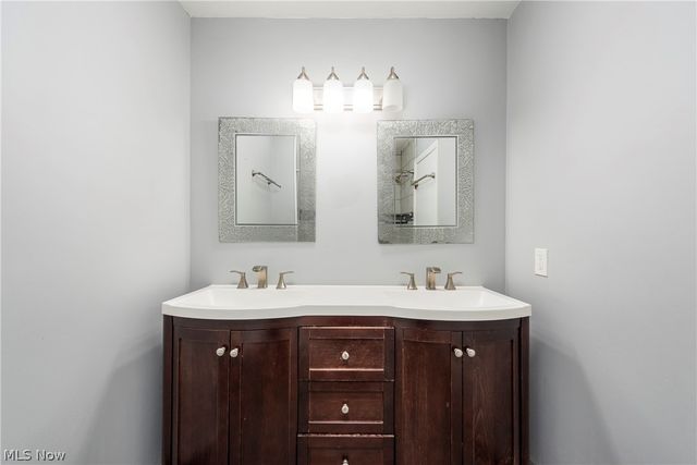 10055 Independence Drive 9B, North Royalton, OH 44133