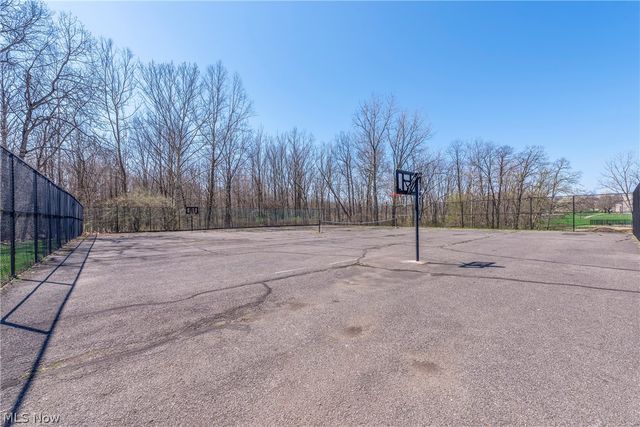 10055 Independence Drive 9B, North Royalton, OH 44133