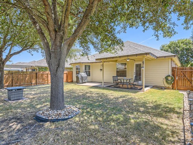 790 Middle CRK, Buda, TX 78610