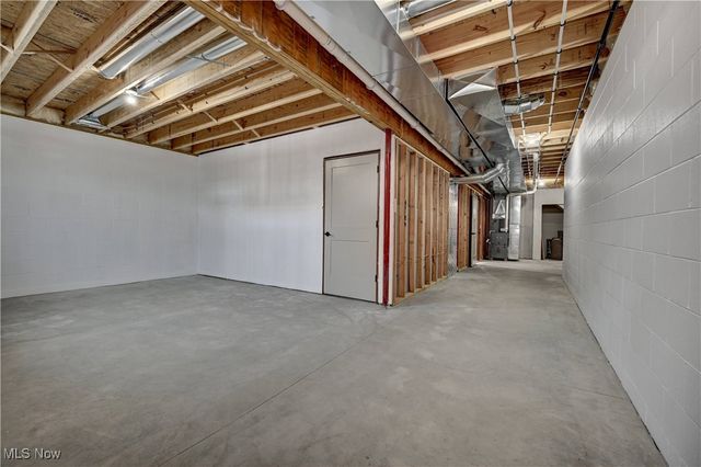 913 Zerelda Street NW, Strasburg, OH 44680