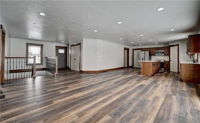 913 Zerelda Street NW, Strasburg, OH 44680