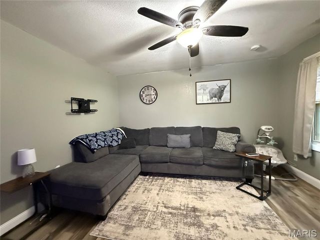 1202 Valley, Hannibal, MO 63401