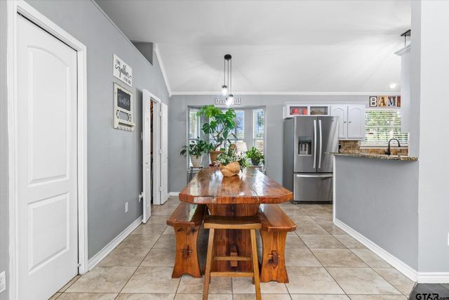 2 Bentwood Circle, Canton, TX 75103