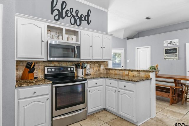 2 Bentwood Circle, Canton, TX 75103