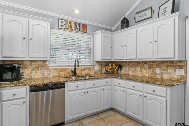 2 Bentwood Circle, Canton, TX 75103