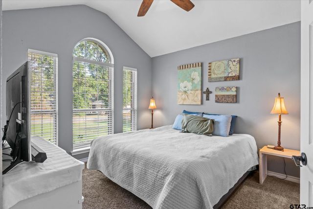 2 Bentwood Circle, Canton, TX 75103