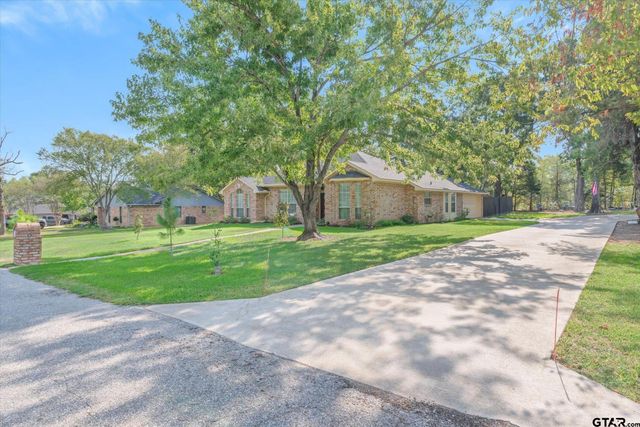 2 Bentwood Circle, Canton, TX 75103