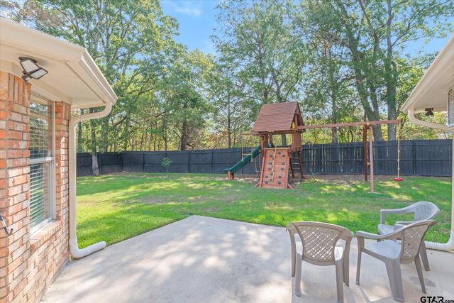 2 Bentwood Circle, Canton, TX 75103