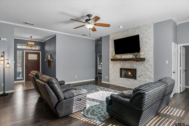 2 Bentwood Circle, Canton, TX 75103