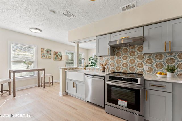 4517 DELTA Avenue, Jacksonville, FL 32205