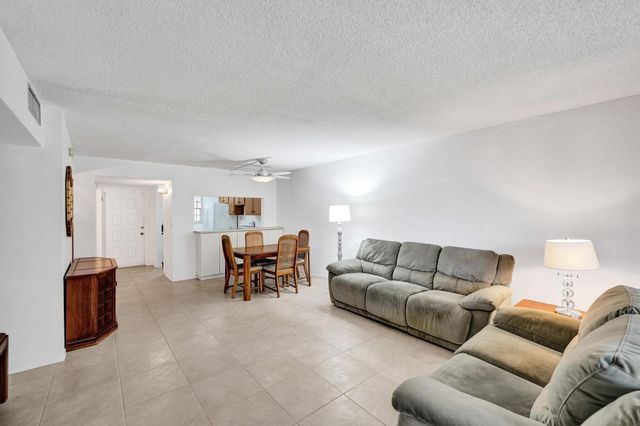 9531 Seagrape Drive 305, Davie, FL 33324
