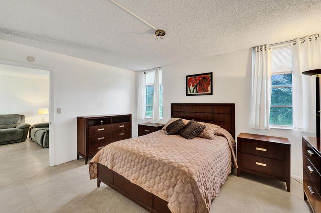 9531 Seagrape Drive 305, Davie, FL 33324