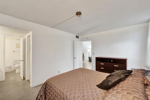 9531 Seagrape Drive 305, Davie, FL 33324