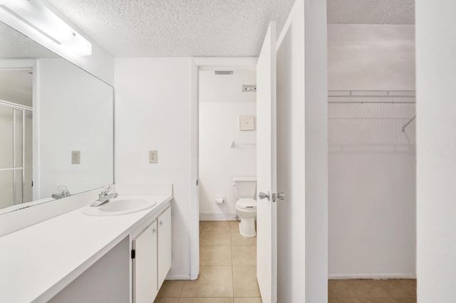 9531 Seagrape Drive 305, Davie, FL 33324