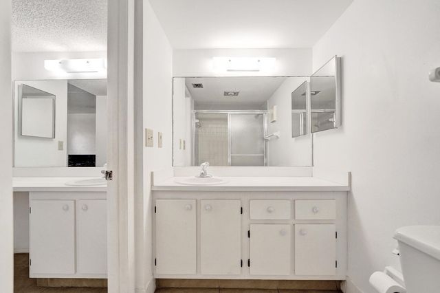 9531 Seagrape Drive 305, Davie, FL 33324