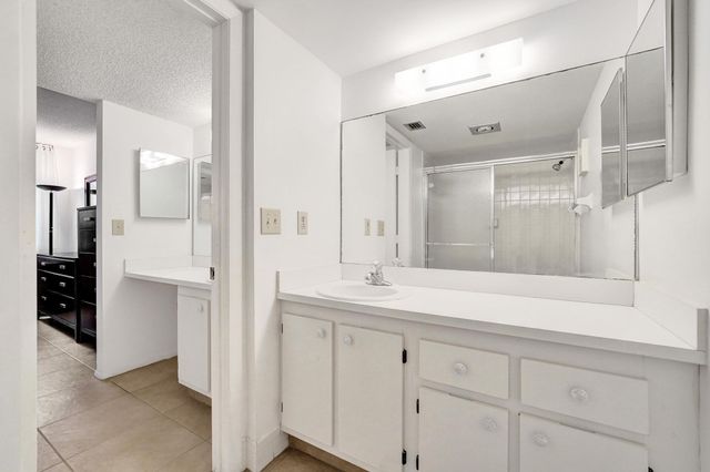 9531 Seagrape Drive 305, Davie, FL 33324