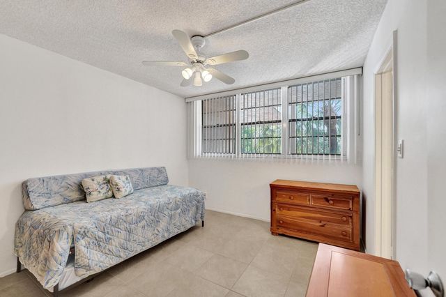 9531 Seagrape Drive 305, Davie, FL 33324