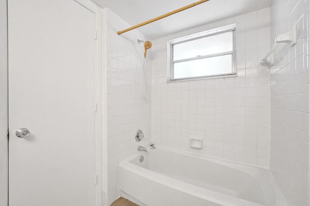 9531 Seagrape Drive 305, Davie, FL 33324