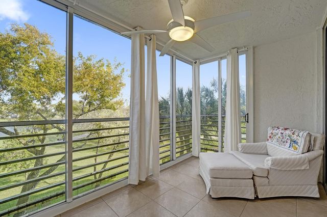 9531 Seagrape Drive 305, Davie, FL 33324