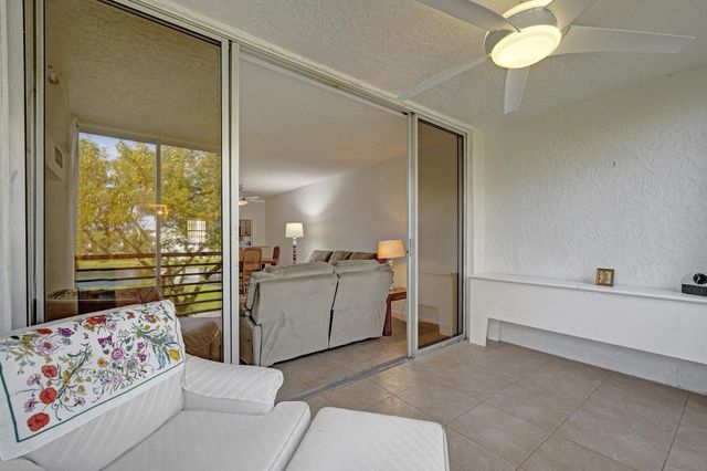 9531 Seagrape Drive 305, Davie, FL 33324