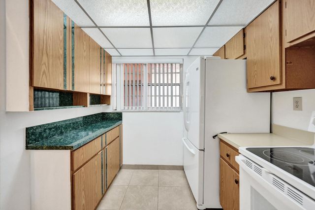 9531 Seagrape Drive 305, Davie, FL 33324