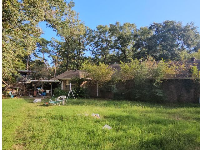 119 Heatherwood Drive, Spring, TX 77386