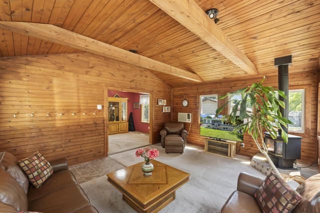255 Willow DRIVE, Hartland, WI 53029