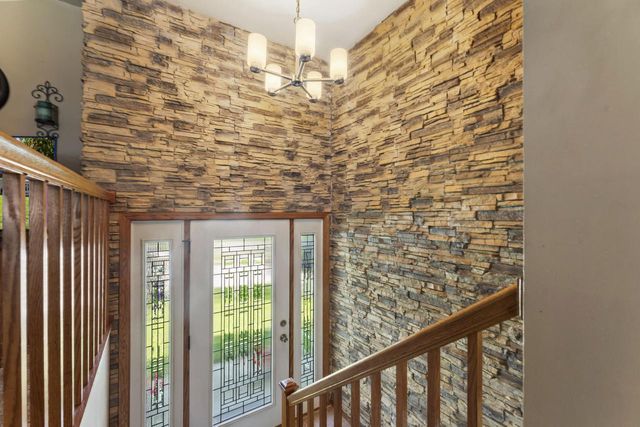 255 Willow DRIVE, Hartland, WI 53029