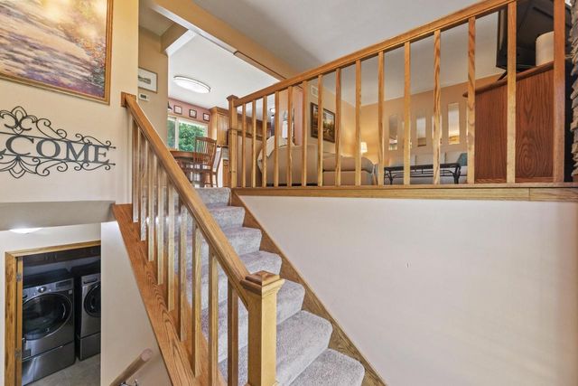255 Willow DRIVE, Hartland, WI 53029