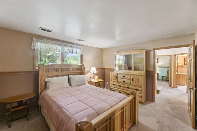 255 Willow DRIVE, Hartland, WI 53029
