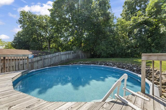 255 Willow DRIVE, Hartland, WI 53029
